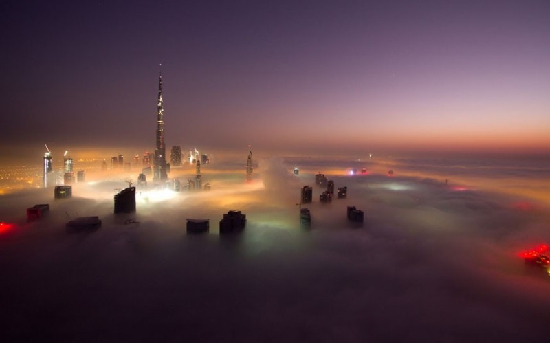 Дубай, окутанный туманом