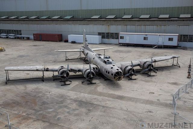 «B-17 Flying Fortress» - «Swamp Ghost» («Болотное привидение»), Папуа-Новая Гвинея 