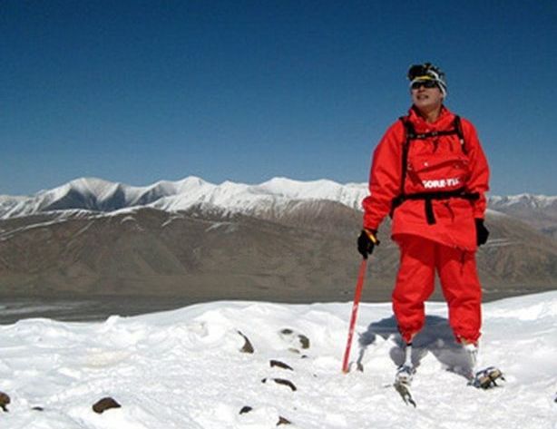 69-летний безногий онкобольной альпинист покорил Эверест