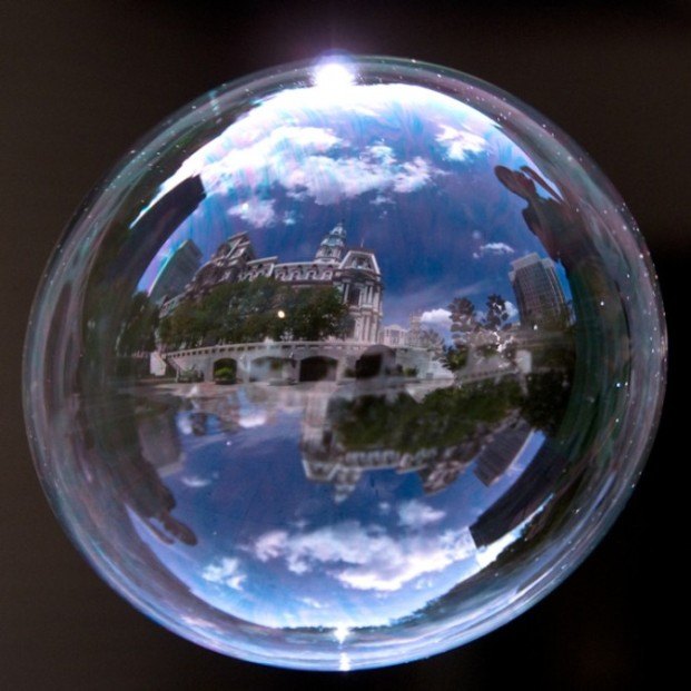 Необычные Фотографии знаменитых достопримечательностей в пузырьках